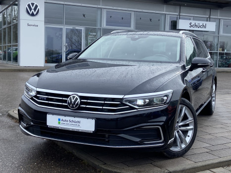 Volkswagen Passat Variant GTE 1.4 TSI DSG eHYBRID R-LINE NAVI+STANDHEIZUNG+AHK+PANORAMA+4xSHZ+APP-CONNECT+ACTIVE-INFO+PARKASSIST+360-KAMERA+IQ-MATRIX-LED+18