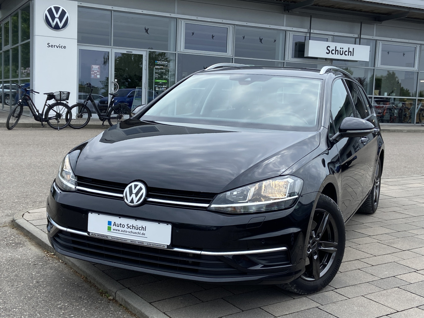 Volkswagen Golf Variant 2.0 TDI DSG IQ.DRIVE NAVI+AHK+PARKASSIST+APP-CONNECT+SHZ+BLUETOOTH+ACC+LANE-ASSIST