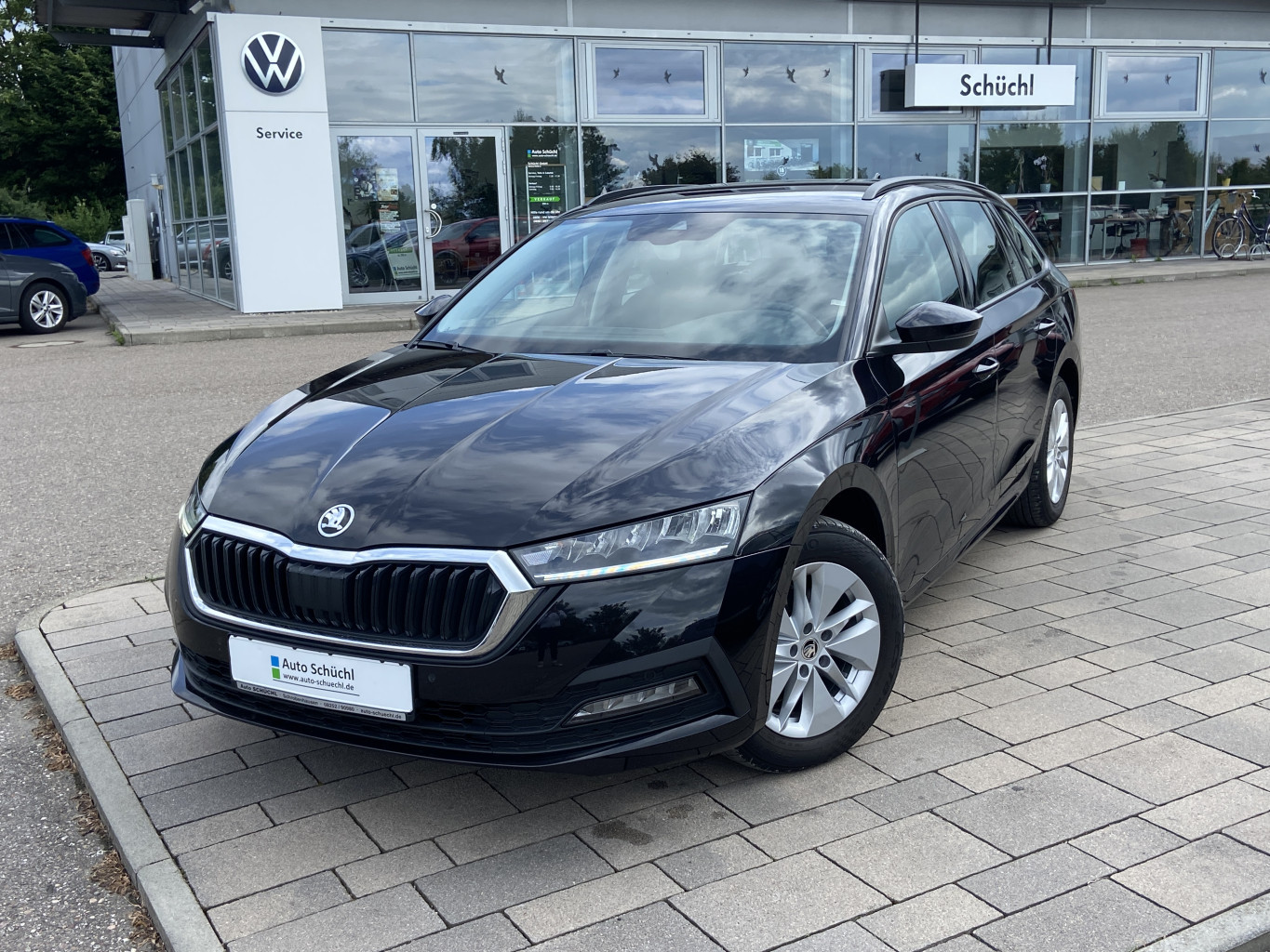 Skoda Octavia Combi 2.0 TDI DSG NAVI-COLUMBUS+LED+SMART-LINK+VIRTUAL-COCKPIT+SHZ+PDC+DAB+LANE-ASSIST+GRA+KEYLESS+BLUETOOTH