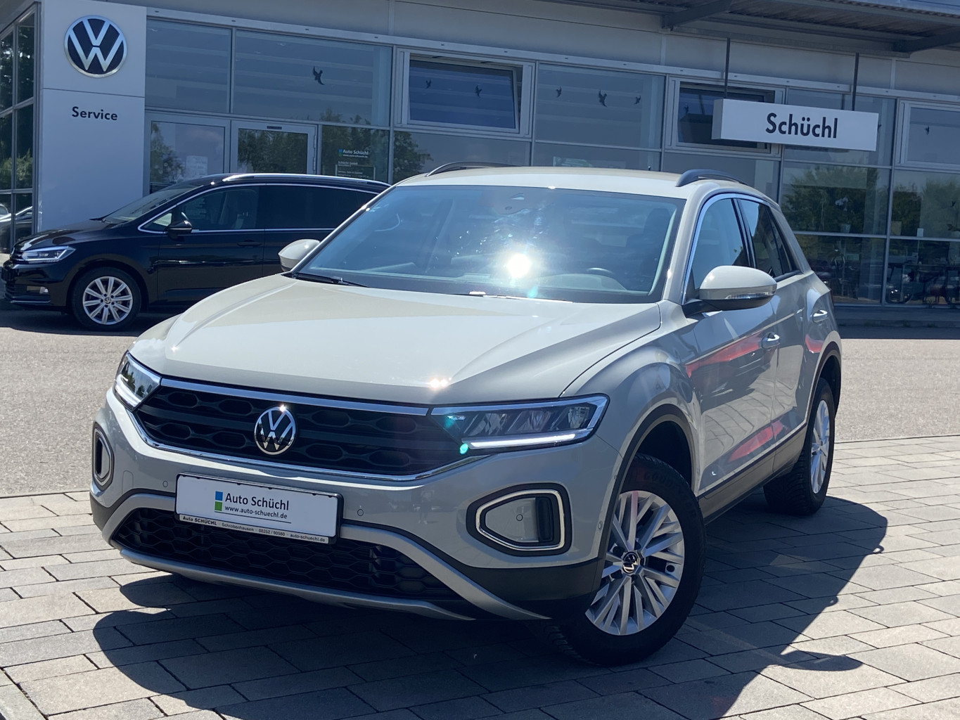 Volkswagen T-Roc 1.5 TSI DSG Life NAVI+LED+AHK+APP-CONNECT+PARKASSIST+SHZ+DAB+LANE-ASSIST+BLUETOOTH