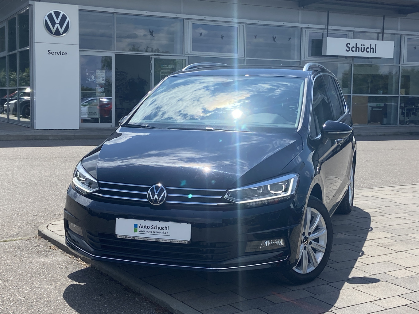 Volkswagen Touran 2.0 TDI DSG HIGHLINE 7-SITZER NAVI+LED+AHK+APP-CONNECT+ACTIVE-INFO+SHZ+PDC+DAB+LANE-ASSIST+BLUETOOTH+KAMERA+ACC
