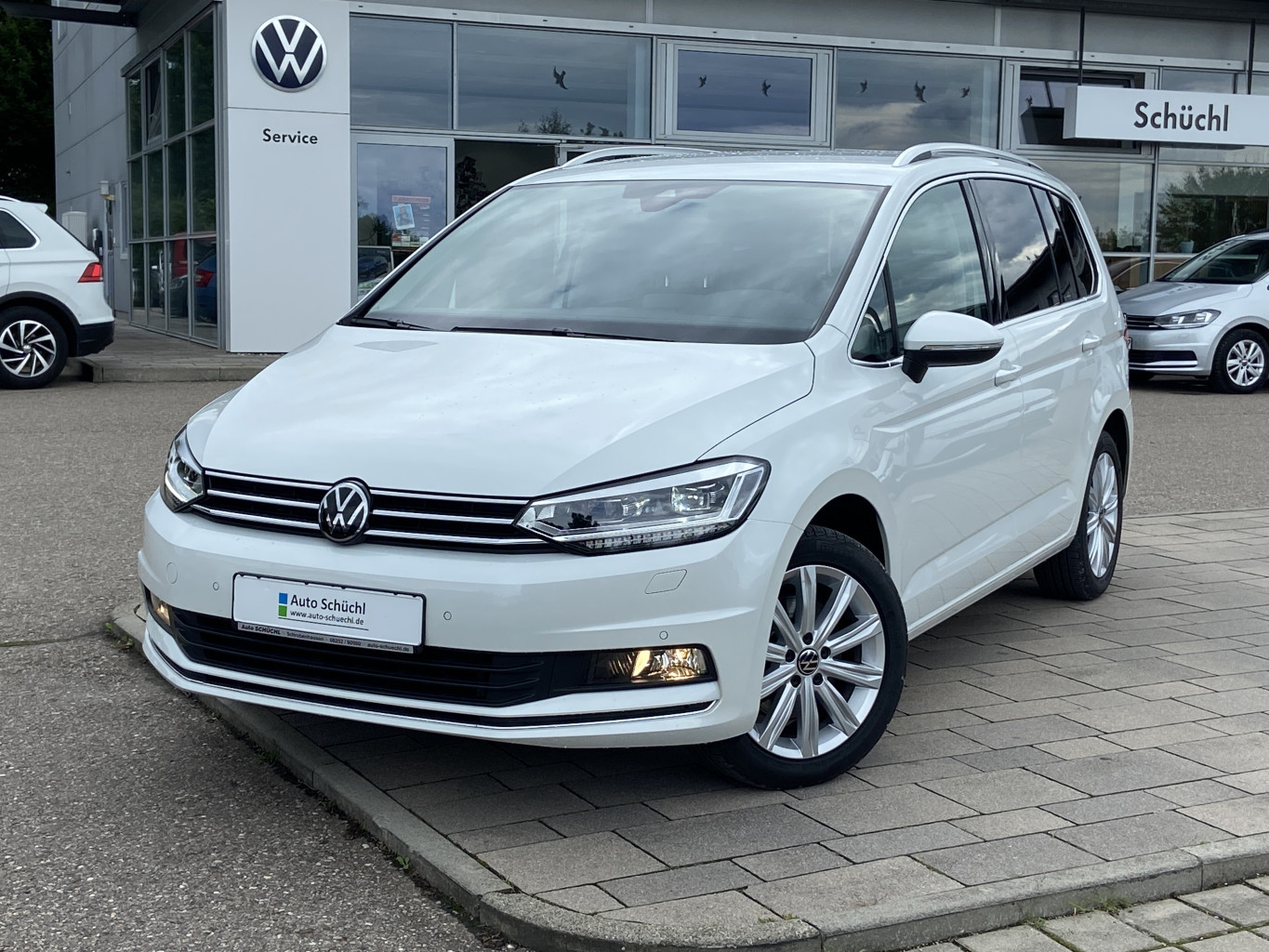 Volkswagen Touran 2.0 TDI DSG HIGHLINE 7-SITZER NAVI+LED+AHK+APP-CONNECT+ACTIVE-INFO+SHZ+PDC+DAB+LANE-ASSIST+BLUETOOTH+KAMERA+ACC