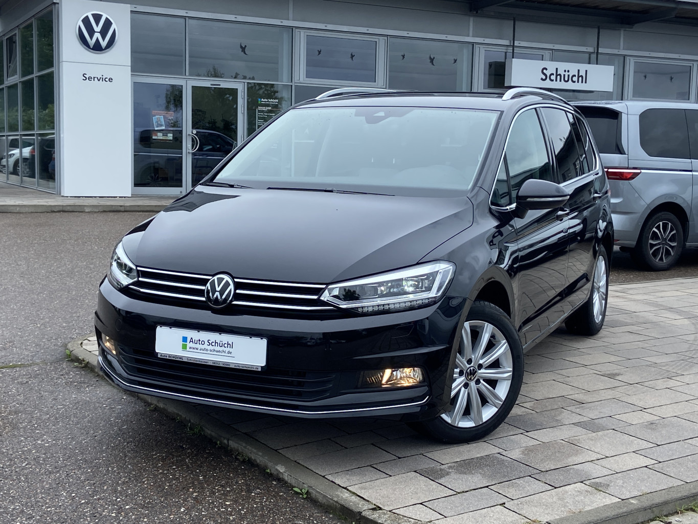 Volkswagen Touran 2.0 TDI DSG Highline 7-SITZER+NAVI+LED+AHK+APP-CONNECT+ACTIVE-INFO+SHZ+PDC+DAB+LANE-ASSIST+KAMERA+ACC