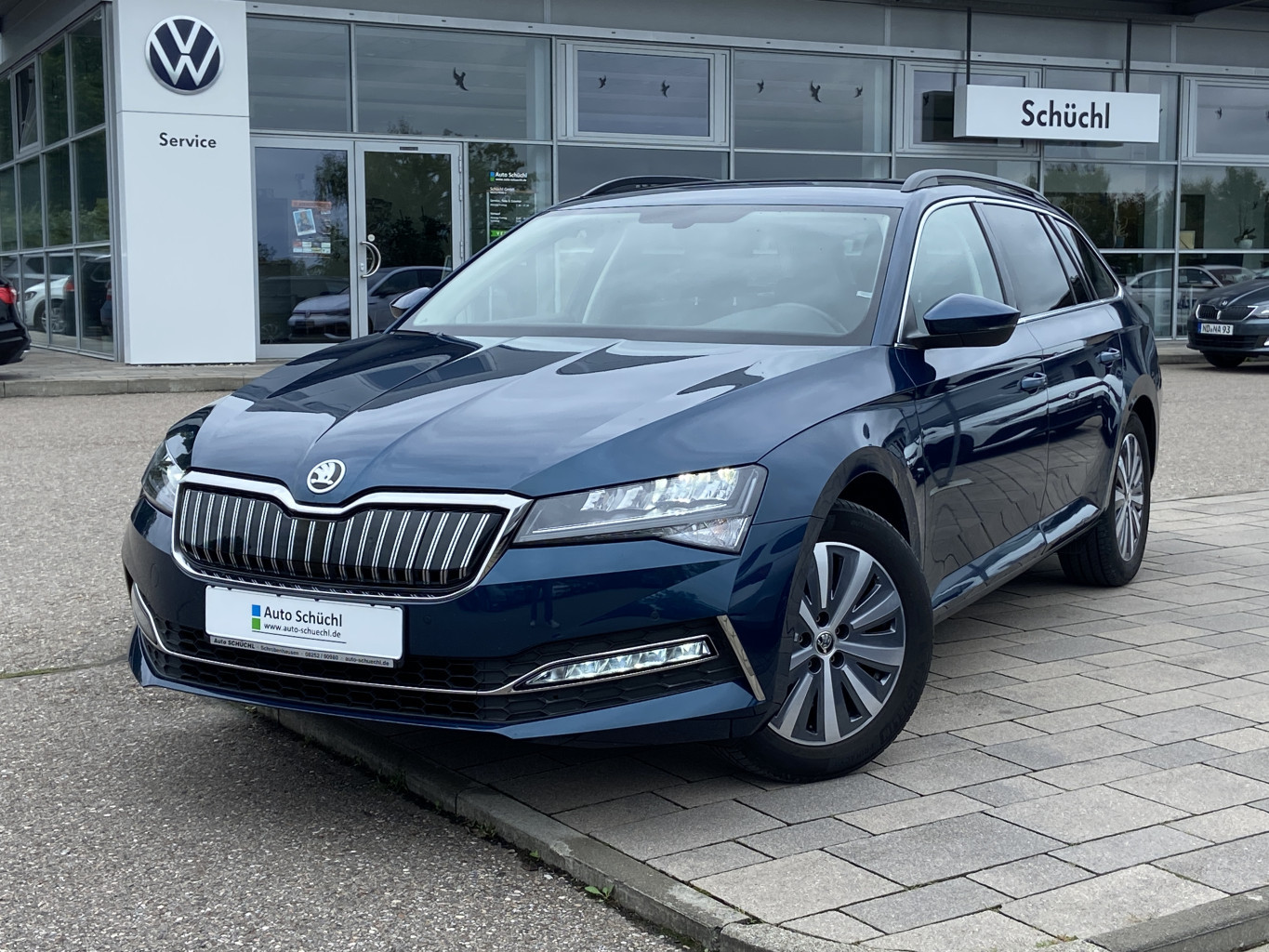 Skoda Superb Combi iV 1.4 TSI DSG NAVI+STANDHEIZUNG+LED+AHK+SMART-LINK+VIRTUAL-COCKPIT+SHZ+PDC+DAB+BLUETOOTH+ACC