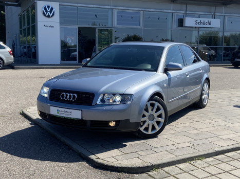 Audi A4 Lim. 2.4 Multitronic S-Line XENON+AHK+17