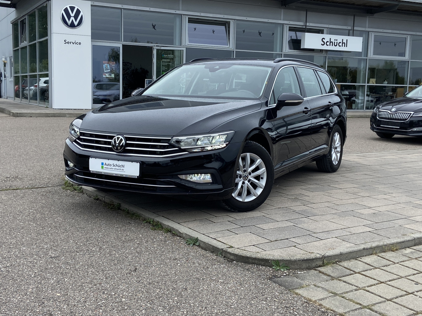 Volkswagen Passat Variant 1.5 TSI BUSINESS NAVI+LED+KAMERA+AHK+APP-CONNECT+ACC+LANE-ASSIST+ACTIVE-INFO+SHZ+PDC+DAB+ACC+BLUETOOTH