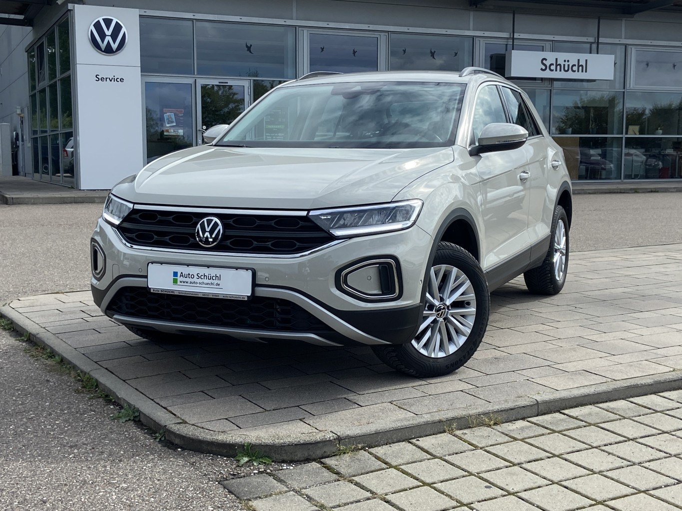 Volkswagen T-Roc 1.5 TSI DSG LIFE NAVI+LED+AHK+APP-CONNECT+PARKASSIST+SHZ+DAB+LANE-ASSIST+BLUETOOTH