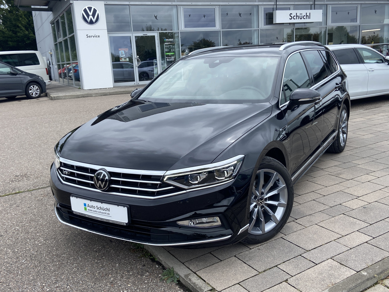 Volkswagen Passat Variant 2.0 TDI DSG R-Line Elegance 18