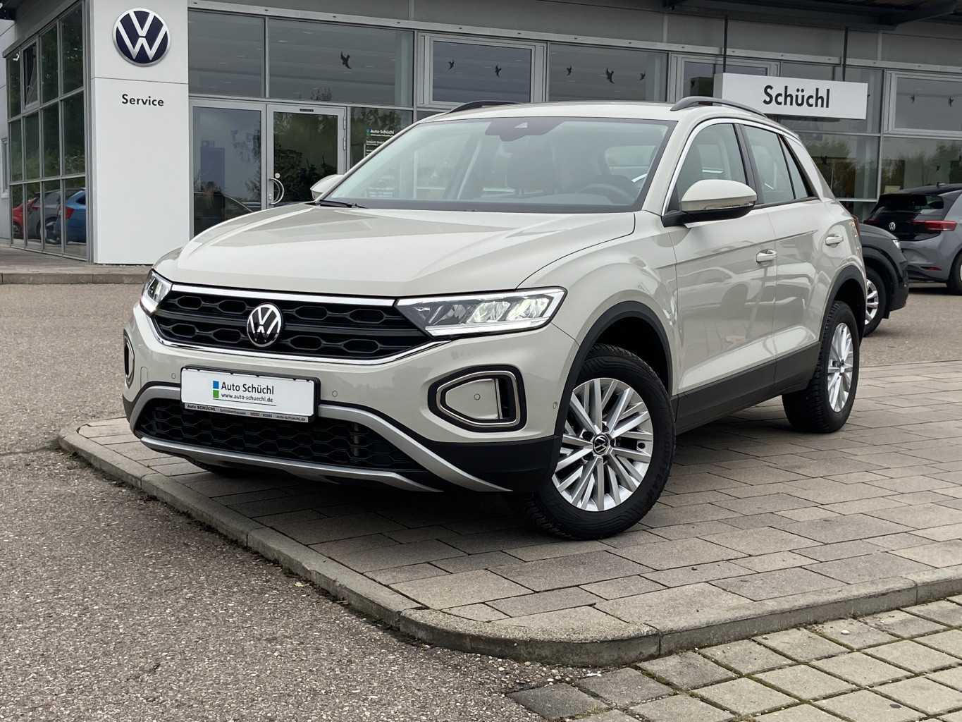 Volkswagen T-Roc 1.5 TSI DSG Life NAVI+LED+AHK+APP-CONNECT+PARKASSIST+SHZ+DAB+LANE-ASSIST+BLUETOOTH