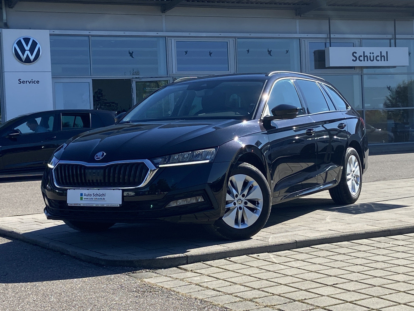 Skoda Octavia Combi 2.0 TDI NAVI-COLUMBUS+AHK+LED+SMART-LINK+VIRTUAL-COCKPIT+KAMERA+SHZ+PDC+DAB+LANE-ASSIST+GRA+KEYLESS+BLUETOOTH