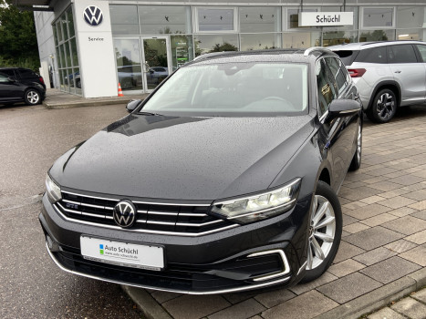 Volkswagen Passat Variant GTE 1.4 TSI DSG eHYBRID NAVI+LED+AHK+KAMERA+PANORAMA+APP-CONNECT+ACC+LANE-ASSIST+ACTIVE-INFO+SHZ+PDC+DAB+ACC+HEAD-UP+BLUETOOTH 130471