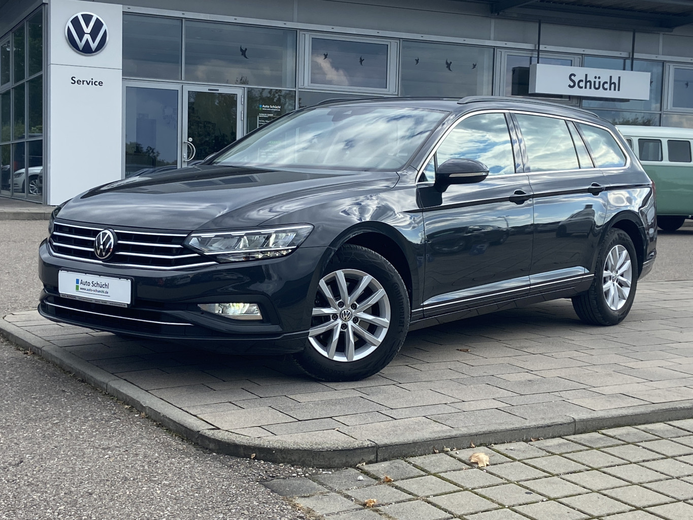 Volkswagen Passat Variant 2.0 TDI DSG Business NAVI+LED+AHK+KAMERA+APP-CONNECT+ACC+LANE-ASSIST+SHZ+PDC+DAB+ACC+BLUETOOTH