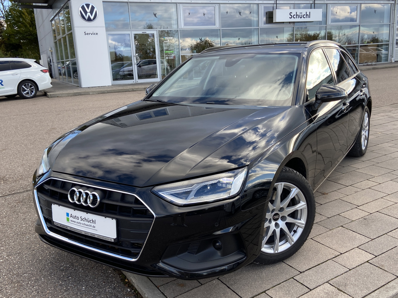 Audi A4 Avant 35 2.0 TFSI S-tronic NAVI+AHK+LED+SHZ+PDC+DAB+GRA+BLUETOOTH+KEYLESS