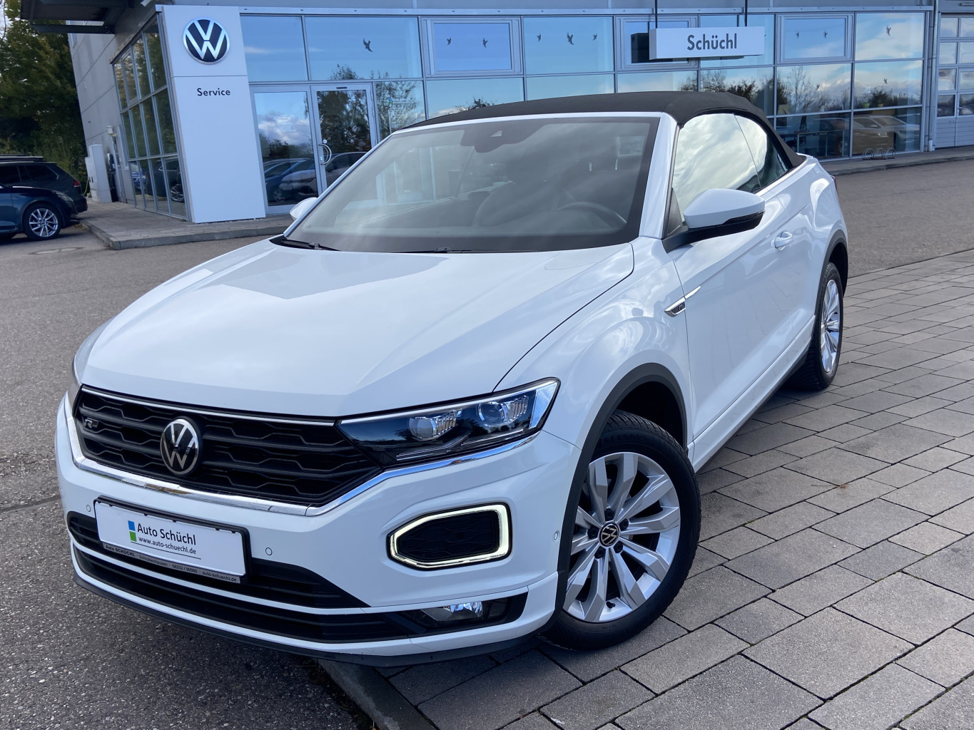 Volkswagen T-Roc CABRIO 1.5 TSI DSG R-LINE NAVI+LED+AHK+PARKASSIST+ACTIVE-INFO+SHZ+DAB+BLUETOOTH+KAMERA+LANE-ASSIST