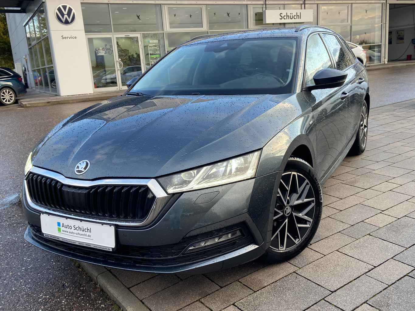 Skoda Octavia Combi 2.0 TDI Clever NAVI-COLUMBUS+MATRIX-LED+SMART-LINK+VIRTUAL-COCKPIT+KAMERA+4xSHZ+ACC+LANE-ASSIST+PDC+DAB+ACC+KEYLESS+BLUETOOTH