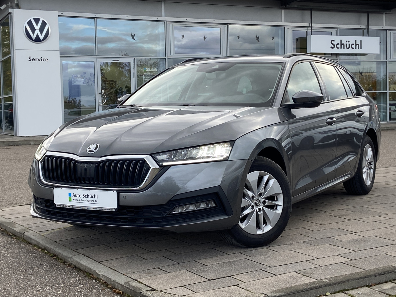 Skoda Octavia Combi 2.0 TDI DSG NAVI-COLUMBUS+LED+AHK+SMART-LINK+VIRTUAL-COCKPIT+4xSHZ+PDC+DAB+LANE-ASSIST+GRA+KEYLESS+BLUETOOTH