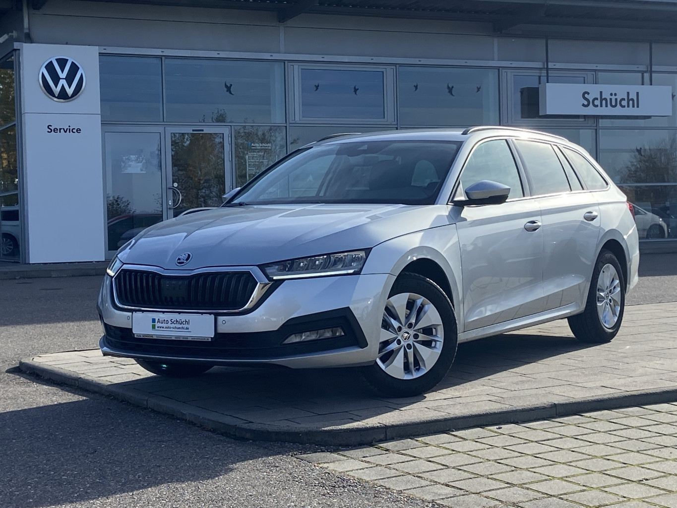 Skoda Octavia Combi 2.0 TDI DSG NAVI-COLUMBUS+LED+SMART-LINK+VIRTUAL-COCKPIT+SHZ+PDC+DAB+LANE-ASSIST+GRA+KEYLESS+BLUETOOTH