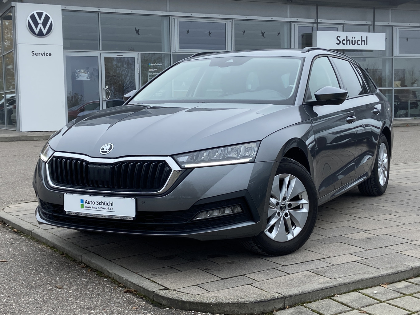 Skoda Octavia Combi 2.0 TDI AHK+TEIL-LEDER-KOMFORTSITZE+NAVI-COLUMBUS+LED+SMART-LINK+VIRTUAL-COCKPIT+SHZ+PDC+DAB+LANE-ASSIST+GRA+BLUETOOTH