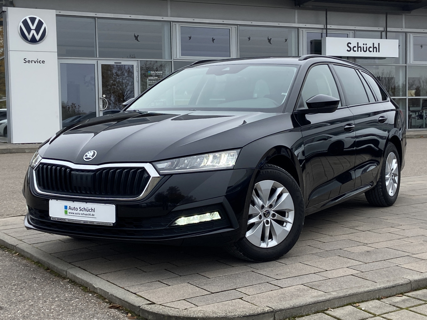 Skoda Octavia Combi 2.0 TDI DSG AHK+NAVI-COLUMBUS+LED+SMART-LINK+VIRTUAL-COCKPIT+4xSHZ+PDC+DAB+LANE-ASSIST+GRA+BLUETOOTH+KEYLESS