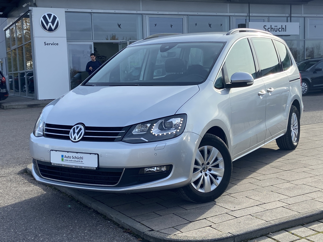 Volkswagen Sharan 2.0 TDI Comfortline 7-SITZER NAVI+XENON+AHK+ACC+SHZ+PDC+BLUETOOTH+LANE-ASSIST+FAHRERASSISTENZPAKET