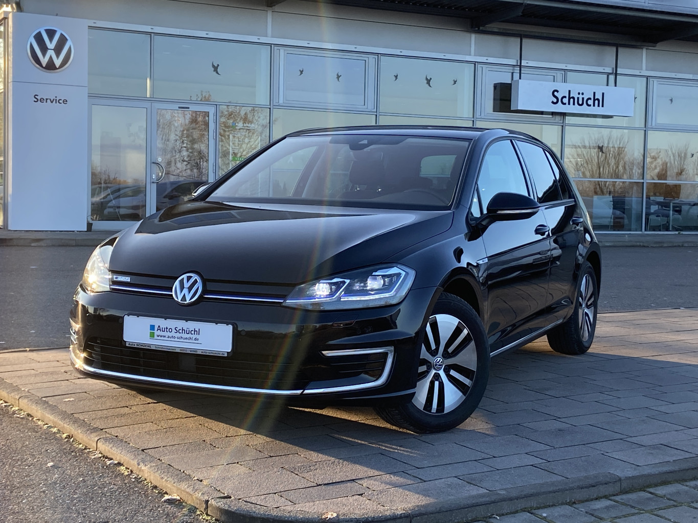 Volkswagen Golf e-Golf Comfortline ACTIVE-LIGHTING+DYNAUDIO+WÄRMEPUMPE+NAVI+LED+DYNAUDIO+CCS+ACTIVE-INFO+APP-CONNECT+SHZ+PDC+BLUETOOTH+ACC