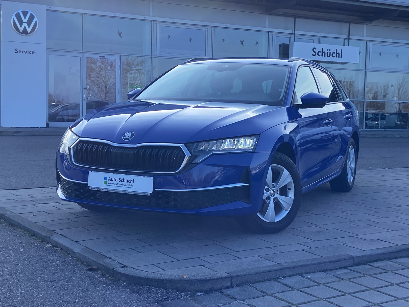Skoda Octavia Combi 1.5 TSI Selection NAVI+LED+SMART-LINK+VIRTUAL-COCKPIT+KAMERA+SHZ+PDC+DAB+LANE-ASSIST+NAVI+ACC+KEYLESS+EL.HECKKLAPPE+VIRTUELLES-PEDAL