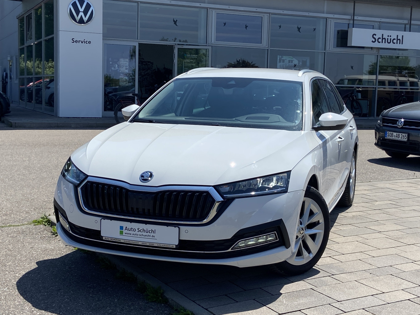 Skoda Octavia Combi 1.5 TSI e-TEC DSG Style AHK+NAVI-COLUMBUS+LED+HEAD-UP+SMART-LINK+VIRTUAL-COCKPIT+KAMERA+SHZ+PDC+DAB+ACC+KEYLESS+BLUETOOTH+LANE-ASSIST