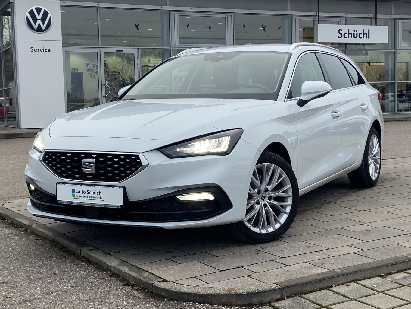 Seat Leon ST 2.0 TDI DSG XCELLENCE NAVI-PRO+LED+VIRTUAL-COCKPIT+FULL-LINK+SHZ+DAB+LANE-ASSIST+BLUETOOTH+PDC+GRA+KEYLESS