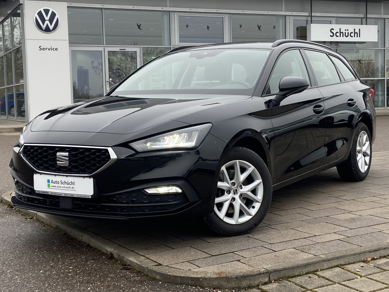 Seat Leon ST 2.0 TDI DSG Style NAVI-PRO+LED+VIRTUAL-COCKPIT+FULL-LINK+SHZ+DAB+LANE-ASSIST+BLUETOOTH+PDC+GRA