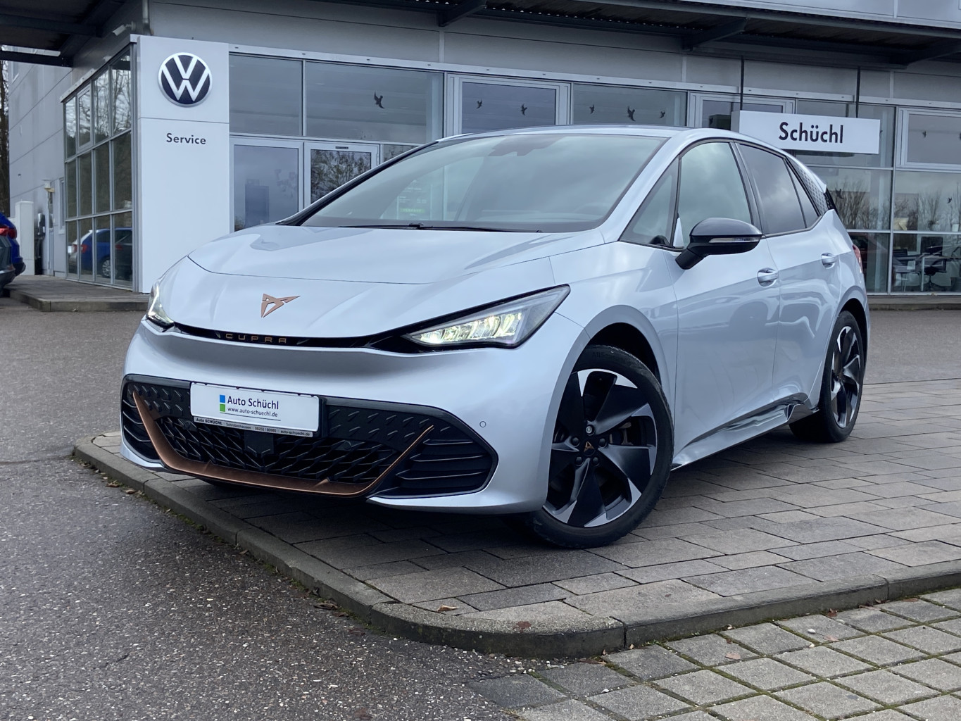 Cupra Born eBoost 170kw NAVI+LED+CCS+KAMERA+FULL-LINK+SHZ+PDC+DAB+LANE-ASSIST+ACC+KEYLESS+BLUETOOTH