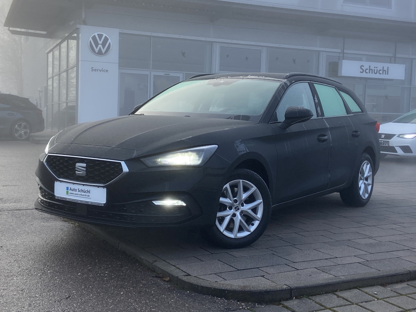 Seat Leon ST 2.0 TDI DSG Style NAVI-PRO+LED+VIRTUAL-COCKPIT+FULL-LINK+SHZ+DAB+LANE-ASSIST+BLUETOOTH+PDC+GRA