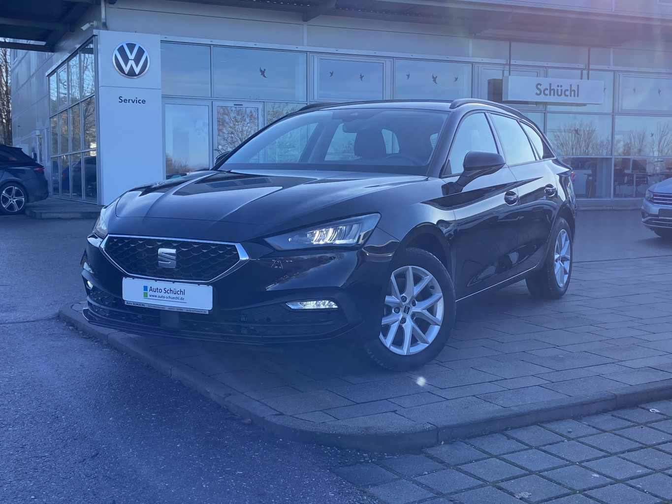 Seat Leon ST 2.0 TDI DSG Style LED+VIRTUAL+NAVI-PRO+FULL-LINK+SHZ+DAB+LANE-ASSIST+BLUETOOTH+PDC+GRA