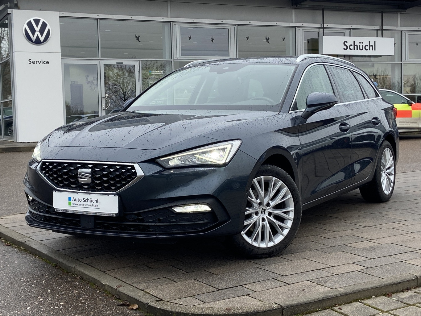 Seat Leon ST 1.5 eTSI DSG Xcellence PANORAMA+AHK+EL.HECK+NAVI-PRO+LED+VIRTUAL-COCKPIT+PARKASSIST+SHZ+DAB+LANE-ASSIST+BLUETOOTH+GRA+KEYLESS