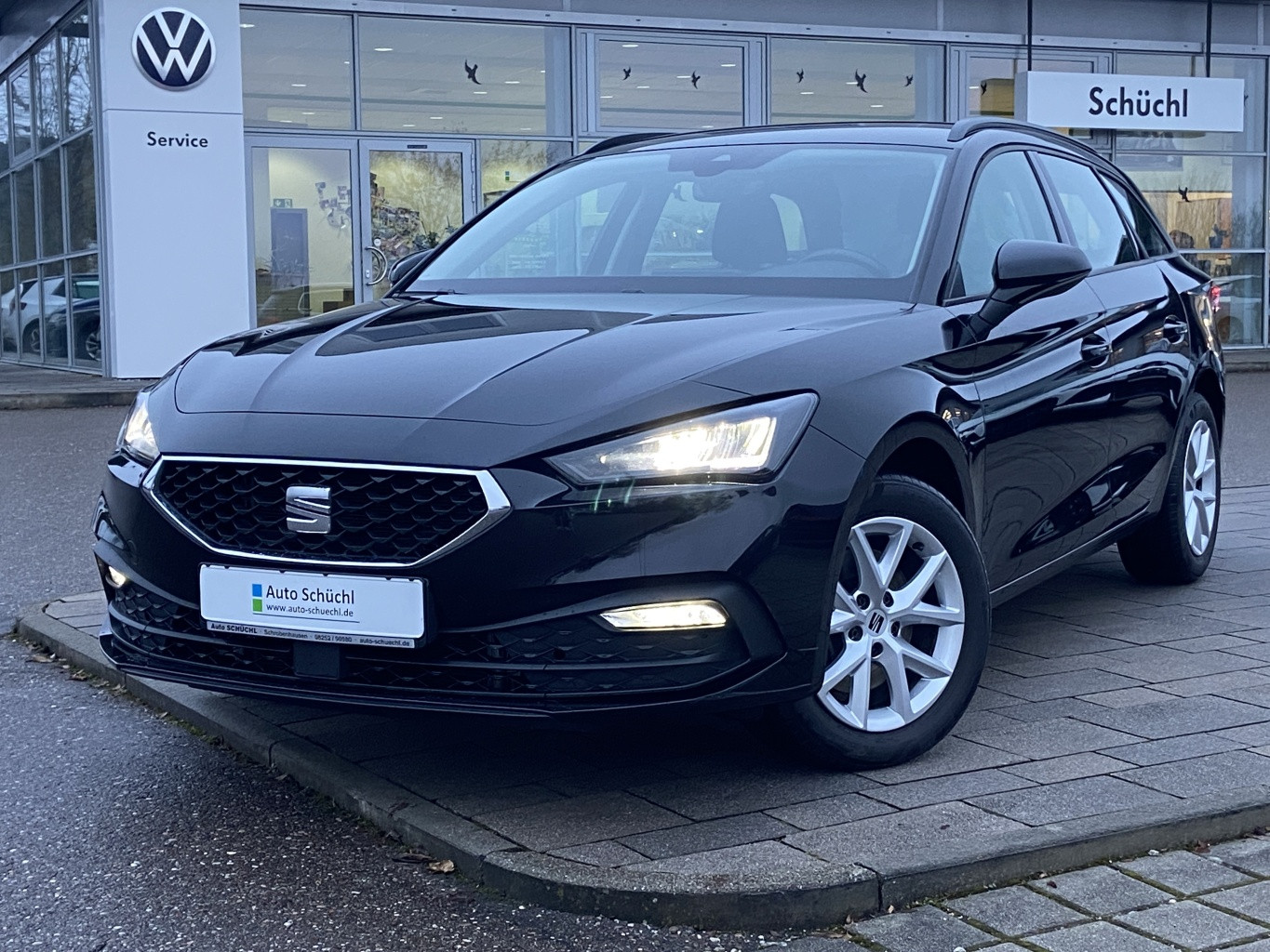 Seat Leon ST 2.0 TDI DSG STYLE NAVI-PRO+LED+VIRTUAL-COCKPIT+FULL-LINK+SHZ+DAB+LANE-ASSIST+BLUETOOTH+PDC+GRA