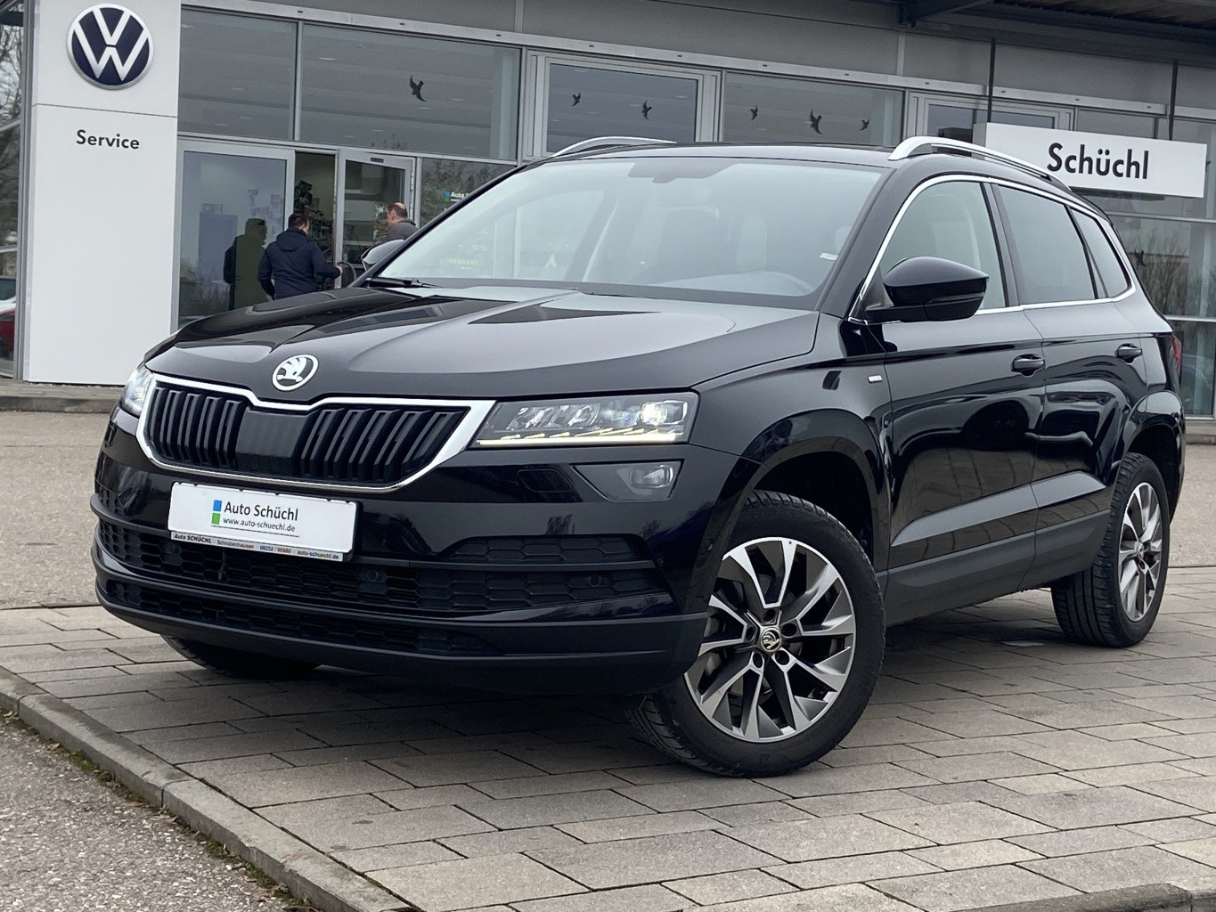 Skoda Karoq 1.5 TSI DSG Clever AHK+EL.HECK+PANO+NAVI+LED+SMART-LINK+4xSHZ+PARKASSIST+KEYLESS+DAB+KAMERA+KEYLESS+GRA+BLUETOOTH