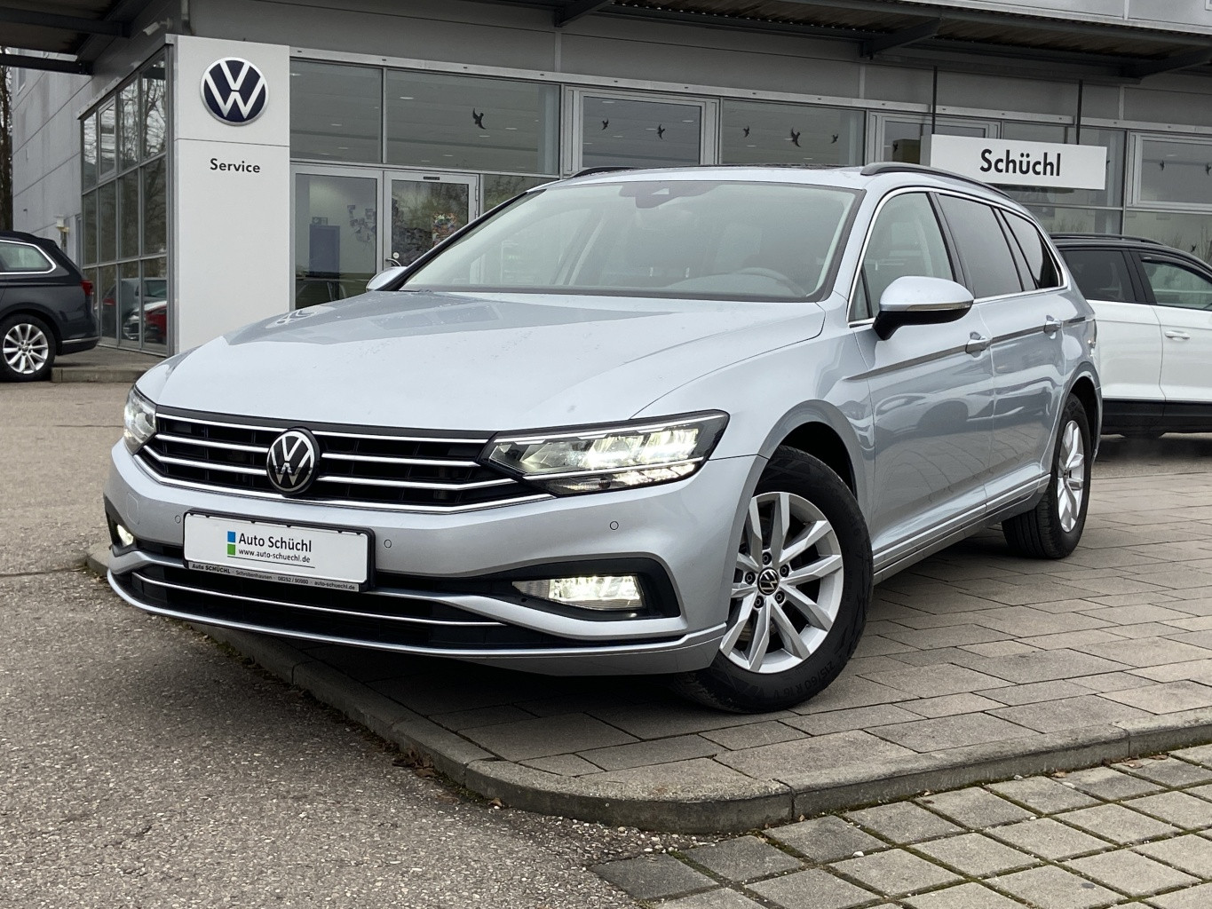 Volkswagen Passat Variant 2.0 TDI DSG Business NAVI+LED+AHK+KAMERA+PANORAMA+APP-CONNECT+ACC+LANE-ASSIST+SHZ+PDC+DAB+ACC+BLUETOOTH+EL.HECKKLAPPE