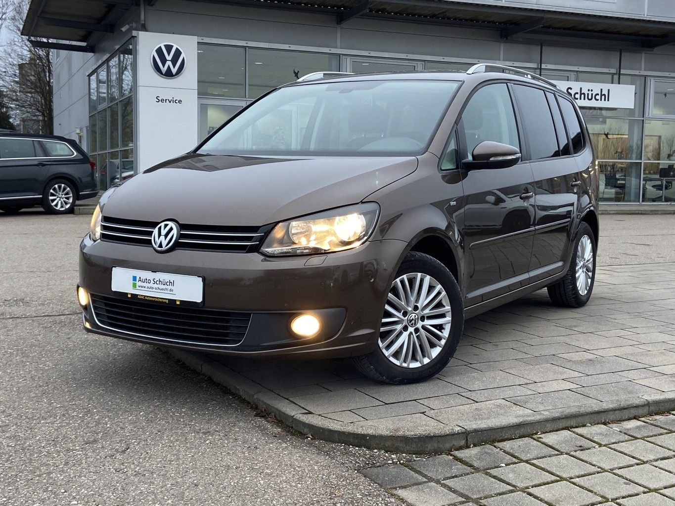 Volkswagen Touran 2.0 TDI CUP 7-SITZER GRA+AHK+PARKASSIST+SHZ