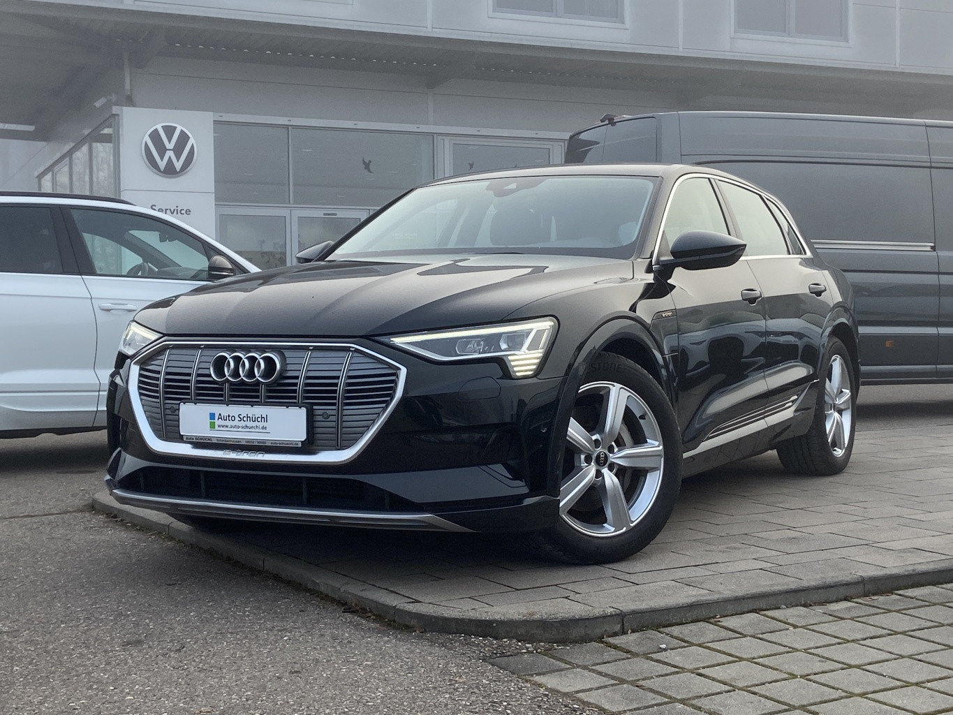 Audi e-tron 55 Quattro Advanced LEDER+MATRIX-LED+NAVI+CCS+KAMERA+4xSHZ+VIRTUAL-COCKPIT+PARKASSIST+DAB+BLUETOOTH+GRA