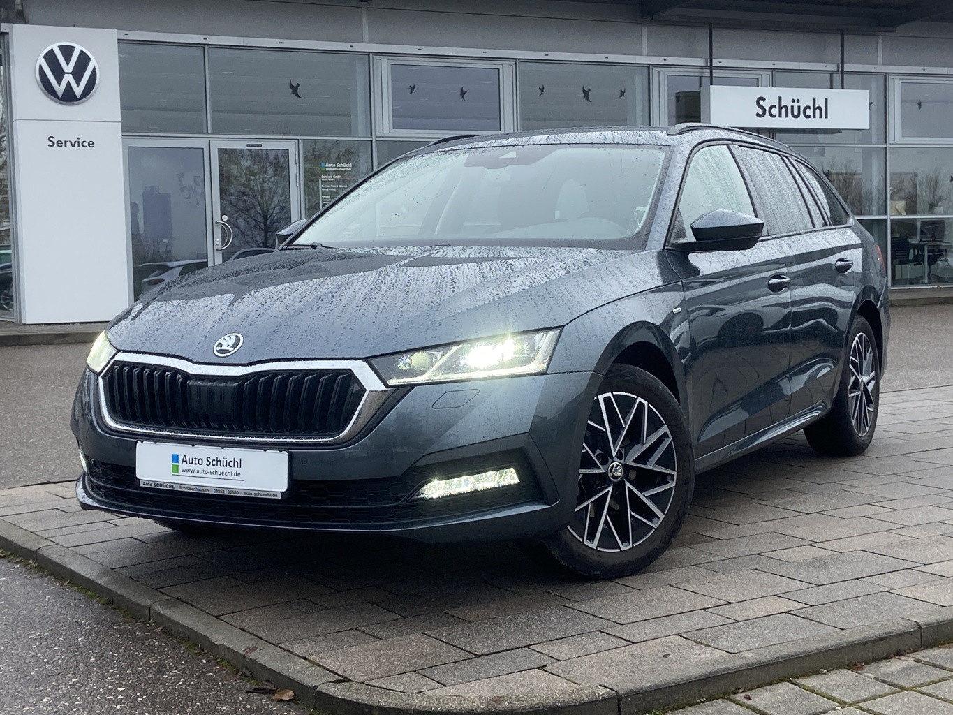 Skoda Octavia Combi 1.5 TSI e-TEC DSG CLEVER NAVI-COLUMBUS+AHK+LED-MATRIX+SMART-LINK+VIRTUAL-COCKPIT+KAMERA+4xSHZ+PDC+DAB+ACC+KEYLESS+BLUETOOTH+LANE-ASSIST