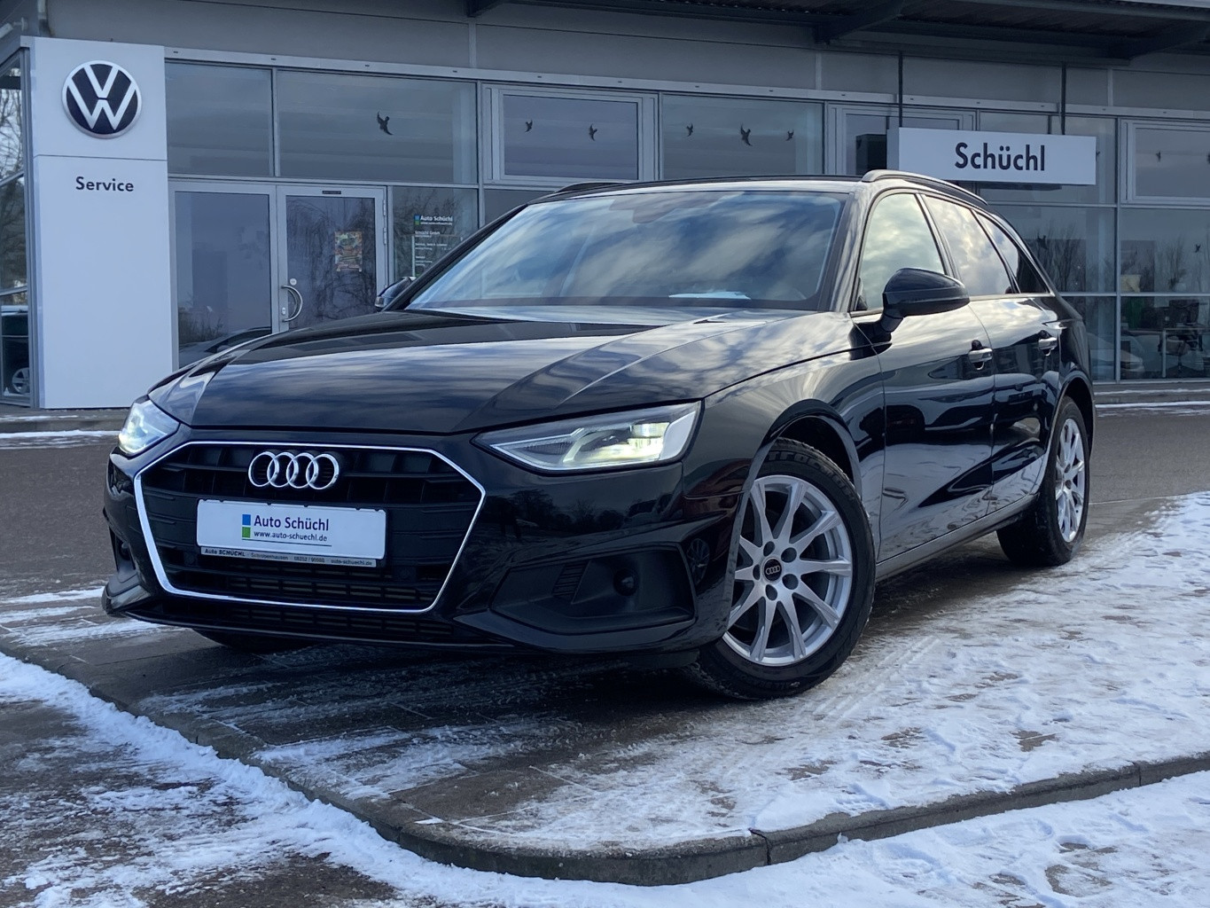 Audi A4 Avant 35 2.0 TFSI S-TRONIC AHK+KEYLESS+EL.HECKKLAPPE+NAVI+LED+SHZ+PDC+DAB+BLUETOOTH+GRA