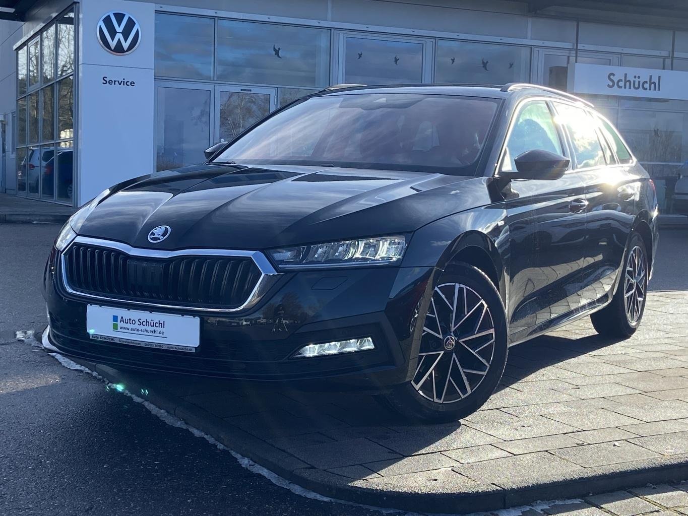 Skoda Octavia Combi 2.0 TDI DSG Clever PANORAMA+AHK+SMART-LINK+VIRTUAL-COCKPIT+KAMERA+NAVI-COLUMBUS+LED+DAB+PDC+4xSHZ+ACC+KEYLESS+BLUETOOTH+LANE-ASSIST