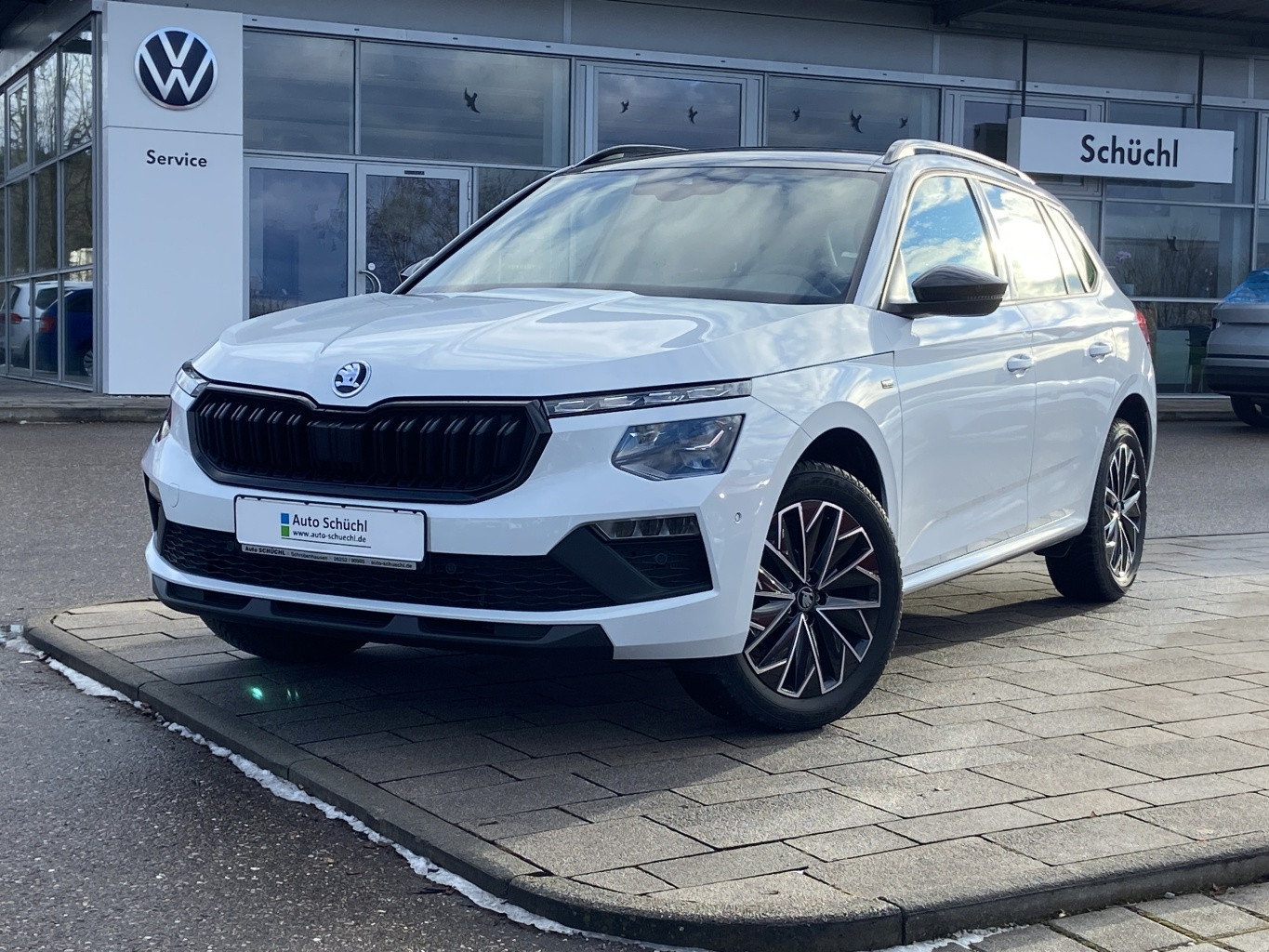 Skoda Kamiq 1.5 TSI DSG Selection Tour BLACK-PACKAGE+AHK+LED+PANORAMA+SMART-LINK+KAMERA+ACC+LANE-ASSIST+NAVI-COLUMBUS+VIRTUAL-COCKPIT+LED+PARKASSIST+DAB+SHZ+ACC+KEYLESS