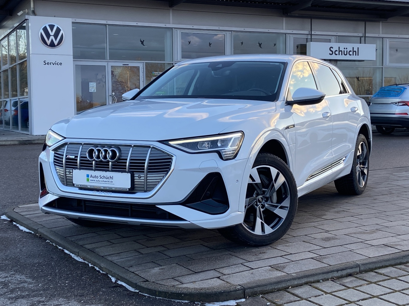 Audi e-tron 50 Quattro S-Line NAVI+LED+LUFTFEDERUNG+CCS+KAMERA+VIRTUAL-COCKPIT+PDC+SHZ+DAB+BLUETOOTH+GRA