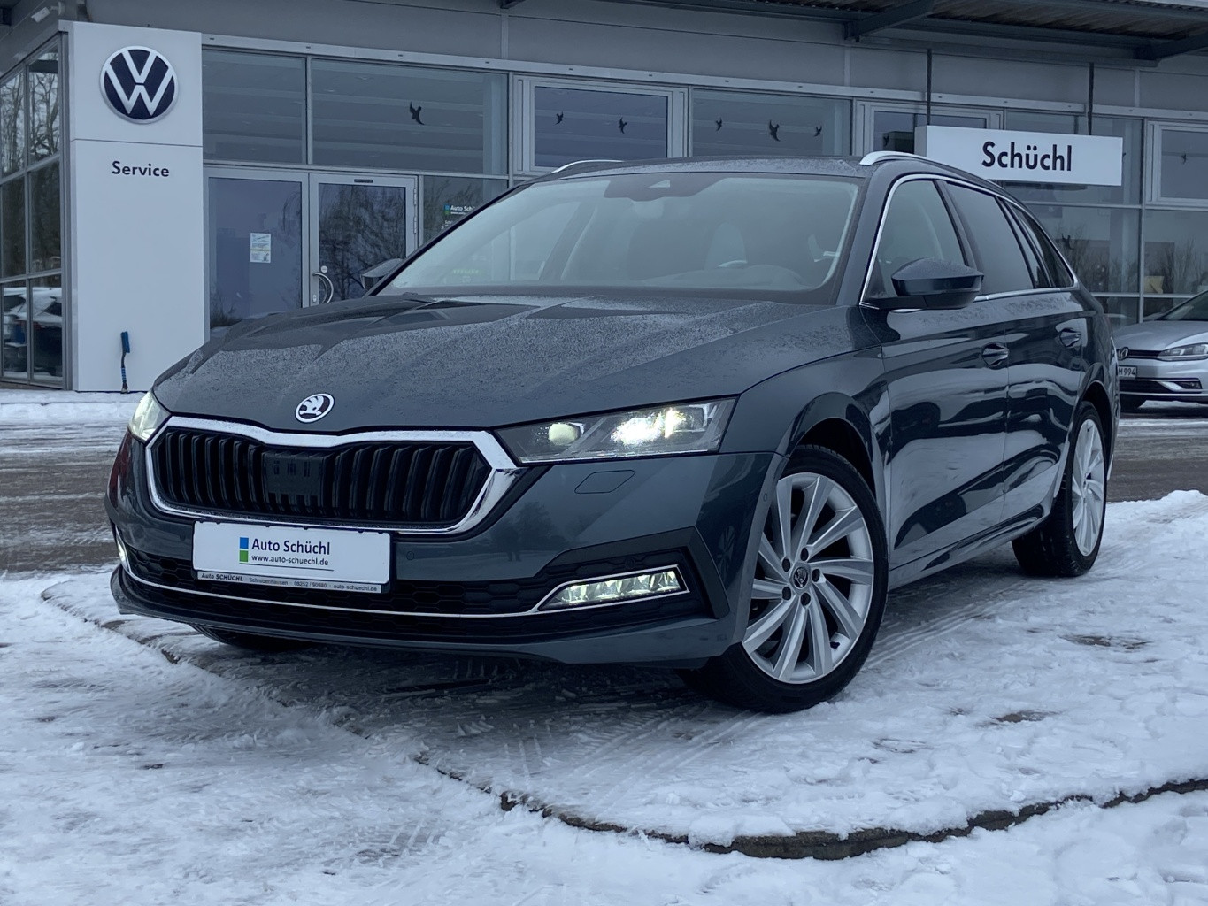 Skoda Octavia Combi 2.0 TDI DSG 4x4 Style AHK+PANO+EL.HECK+MATRIX-LED+18