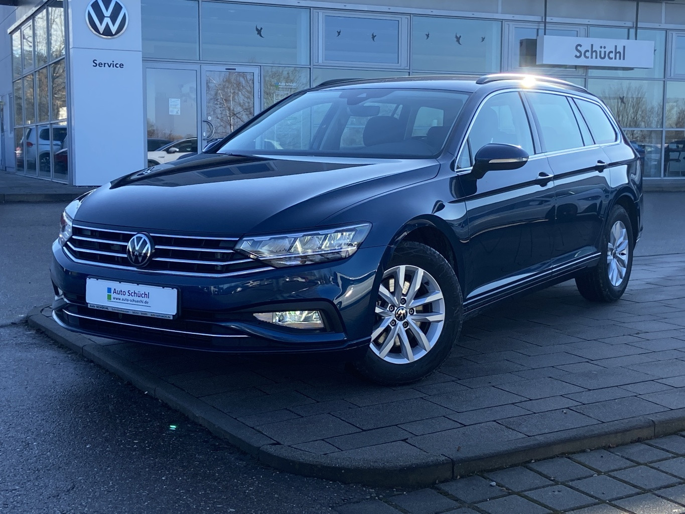 Volkswagen Passat Variant 2.0 TDI BUSINESS NAVI+LED+KAMERA+AHK+APP-CONNECT+ACC+LANE-ASSIST+SHZ+PDC+DAB+ACC+BLUETOOTH