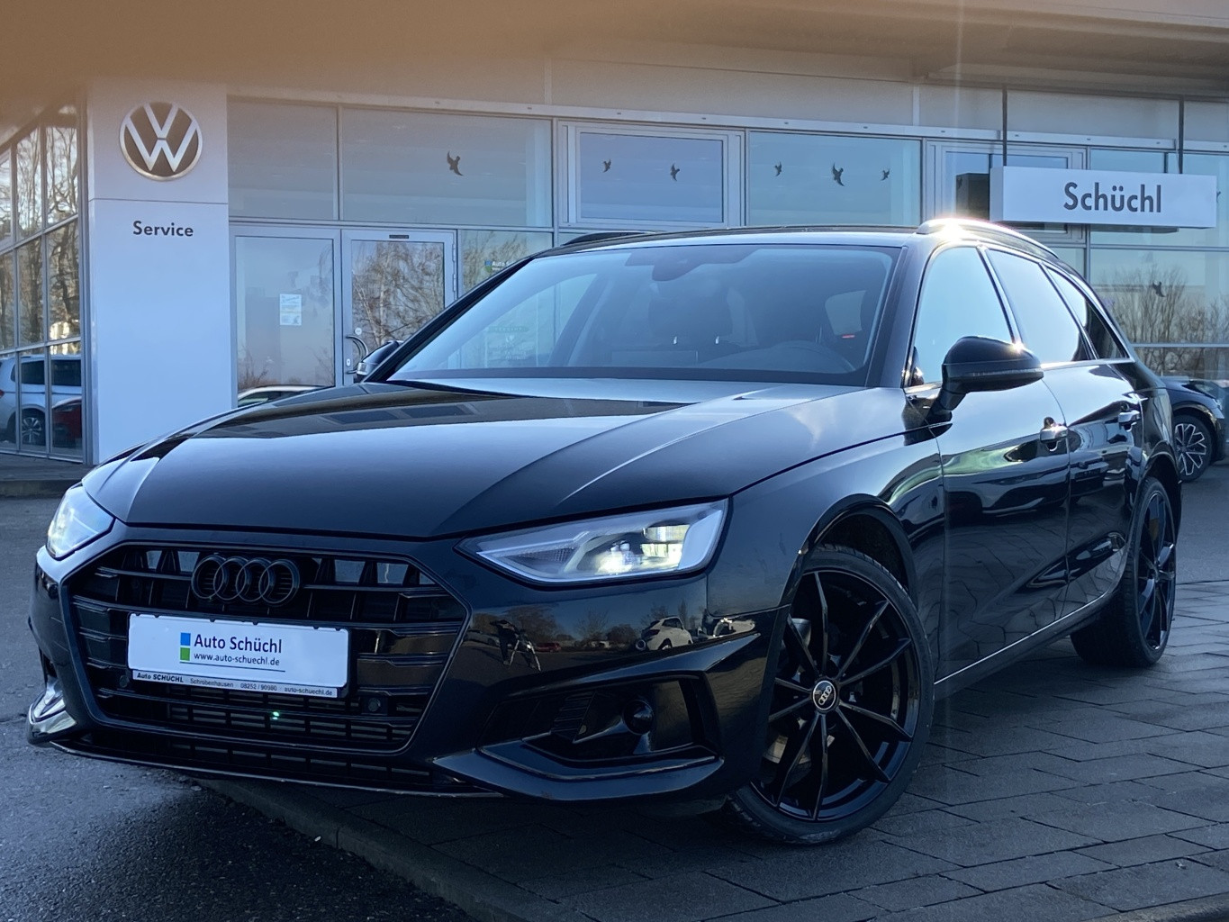 Audi A4 Avant 35 2.0 TFSI S-TRONIC BLACK-LINE KEYLESS+EL.HECKKLAPPE+NAVI+LED+SHZ+PDC+DAB+BLUETOOTH+GRA