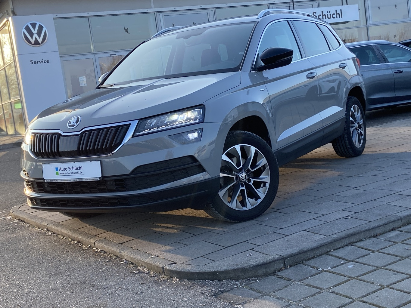 Skoda Karoq 1.5 TSI DSG Clever SMART-LINK+NAVI+KAMERA+LED+KEYLESS+DAB+PDC+4xSHZ+KEYLESS+GRA+BLUETOOTH