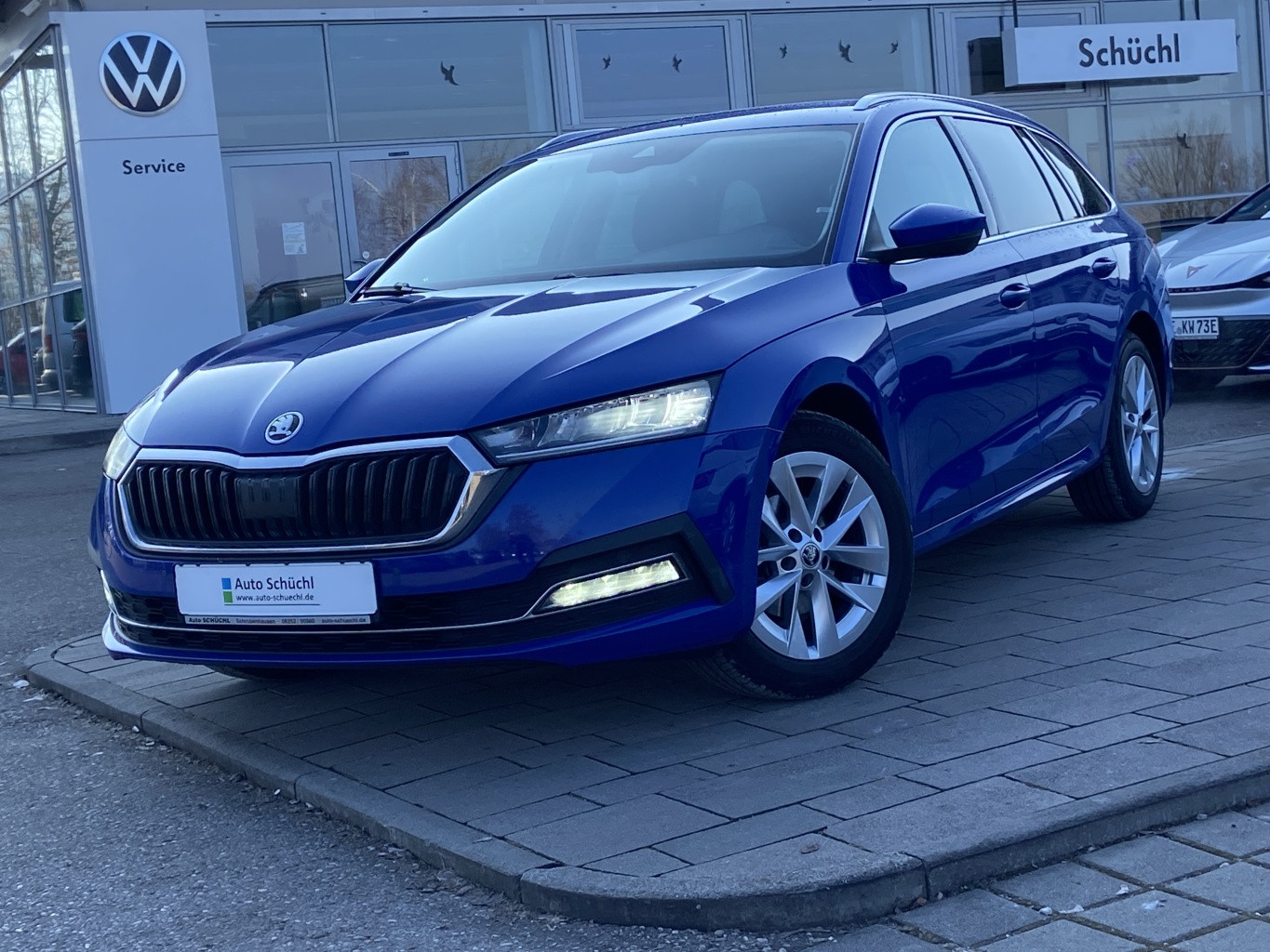 Skoda Octavia Combi 2.0 TDI First Edition AHK+SMART-LINK+VIRTUAL-COCKPIT+NAVI-COLUMBUS+LED+DAB+LANE-ASSIST+PDC+4xSHZ+GRA+KEYLESS+BLUETOOTH
