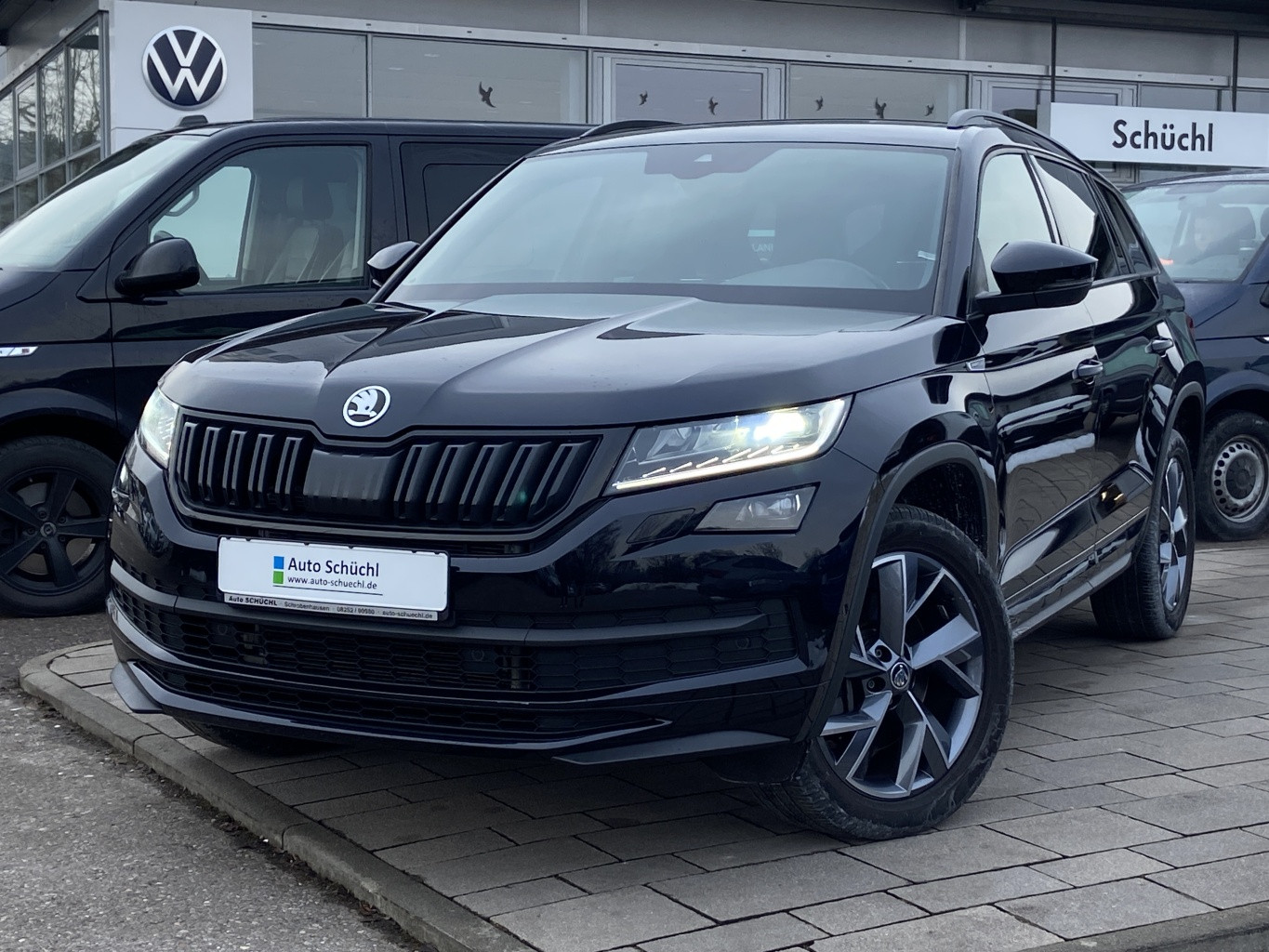 Skoda Kodiaq 2.0 TDI DSG 4x4 Sportline STANDHEIZUNG+AHK+LED+SMART-LINK+NAVI+LANE-ASSIST+PARKASSIST+DAB+4xSHZ+ACC+BLUETOOTH