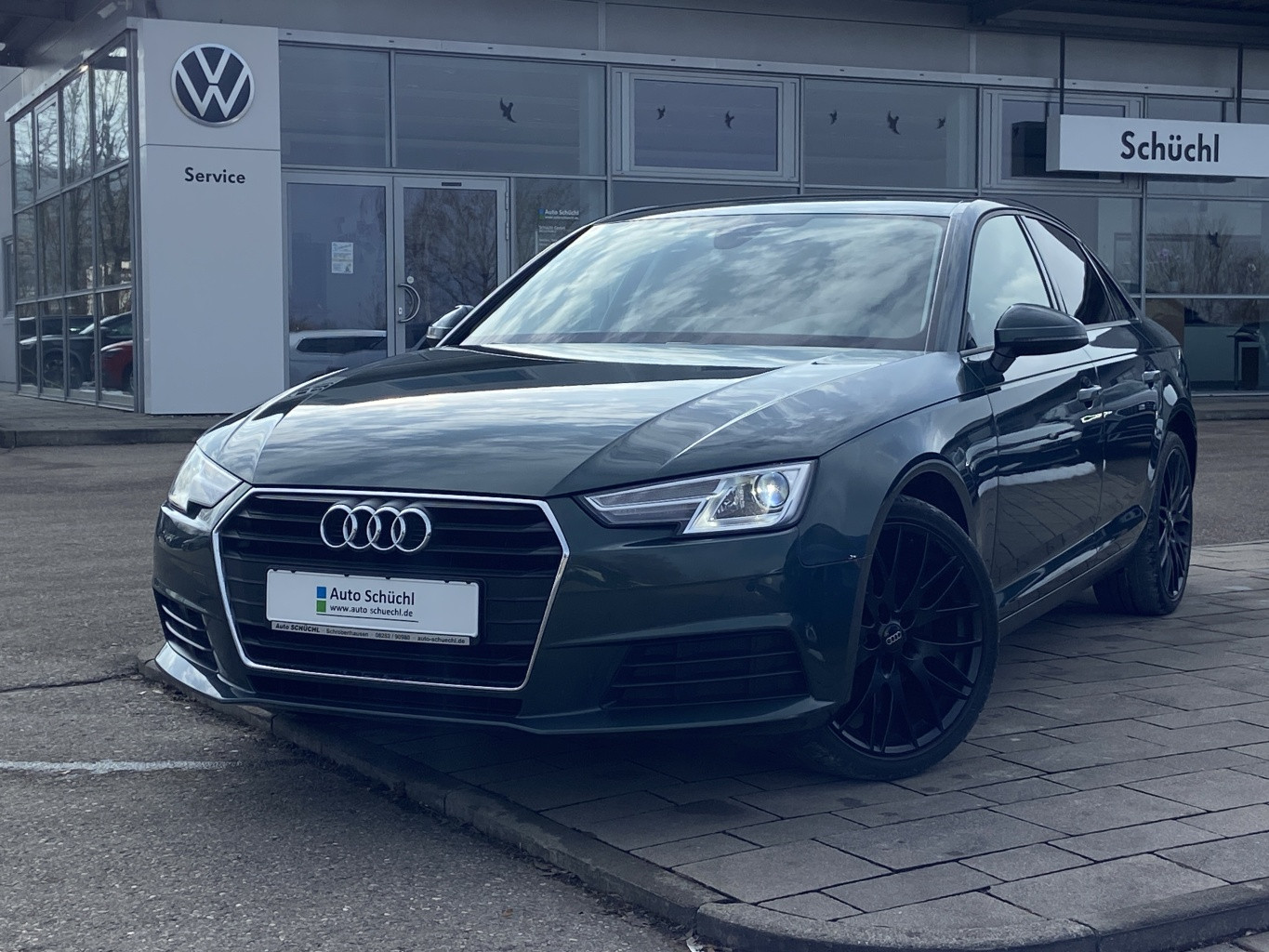 Audi A4 Lim. 2.0 TDI Tiptronic XENON+STANDHEIZUNG+NAVI+SHZ+PDC+BLUETOOTH+GRA+KEYLESS+NAVI